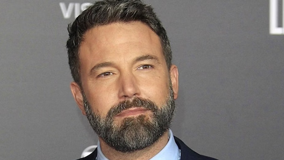 https://wips.plug.it/cips/libero.it/magazine/cms/2026/09/ben-affleck-venezia-2026-fratello-casey-gesto-dolore-morte-genitori.jpg