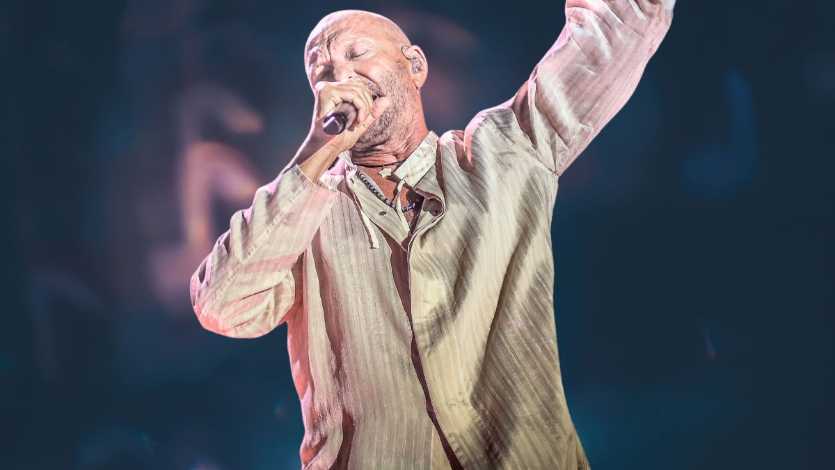 https://wips.plug.it/cips/libero.it/magazine/cms/2026/09/biagio-antonacci-mustang.jpg