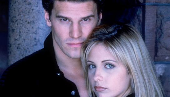 Buffy ritrova Angel: la reunion fa impazzire i fan ma Sarah Michelle Gellar lancia una stoccata sul revival cancellato