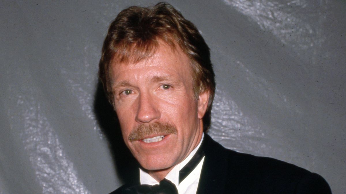 https://wips.plug.it/cips/libero.it/magazine/cms/2026/09/chuck-norris.jpg