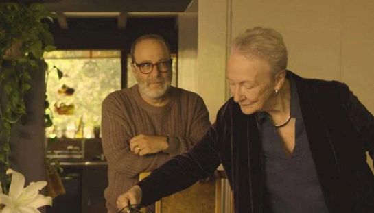 Familiar Touch film opinioni