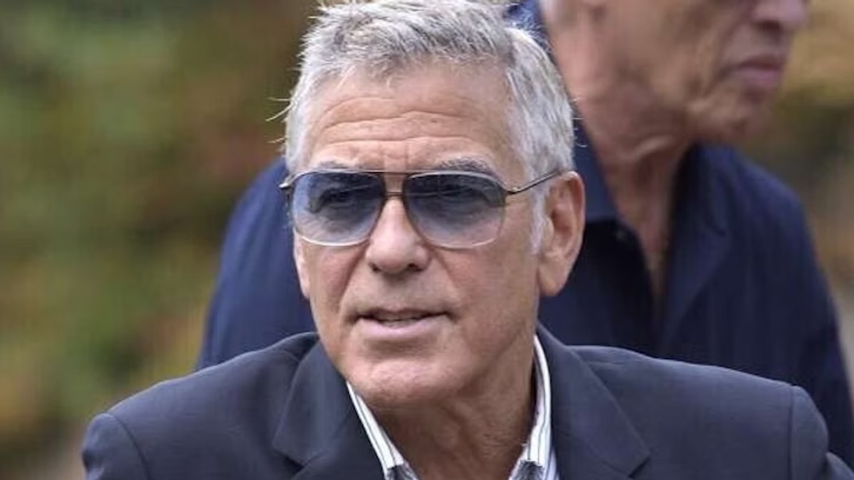 https://wips.plug.it/cips/libero.it/magazine/cms/2026/09/george-clooney-conferenza-stampa-venezia-2026-giornalismo-leone-d-oro.jpg