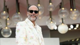 "Dedico il premio a voi. Siete le nostre colonne", Luca Guadagnino premiato a Venezia da Cartier: ecco a chi si riferisce