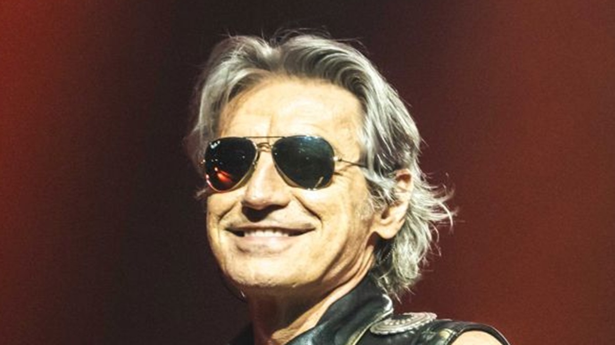 https://wips.plug.it/cips/libero.it/magazine/cms/2026/09/luciano-ligabue-23-9-2026-liberomagazine-it.jpeg