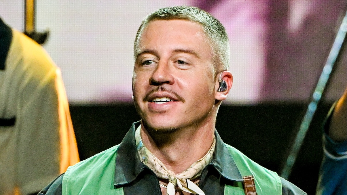 https://wips.plug.it/cips/libero.it/magazine/cms/2026/09/macklemore.jpg