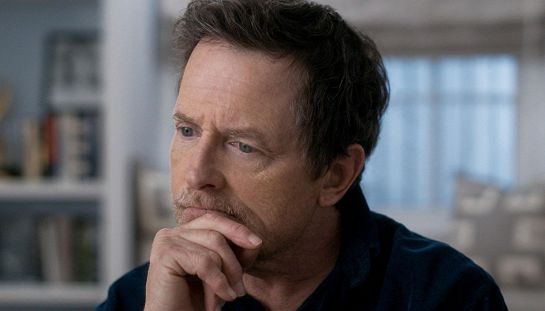 Michael J. Fox fa piangere tutti agli Emmy 2026: "Ho nascosto il Parkinson ma non mi arrendo alla malattia