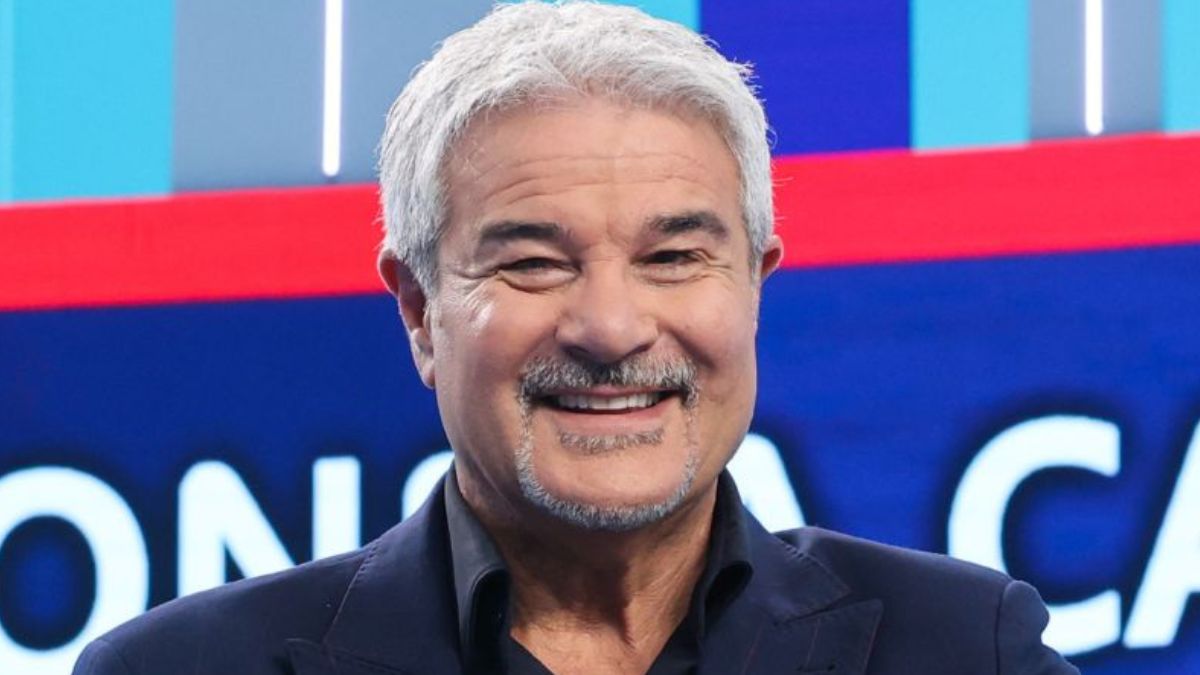 https://wips.plug.it/cips/libero.it/magazine/cms/2026/09/pino-insegno-reazione-a-catena-27-9-2026-liberomagazine-it.jpg