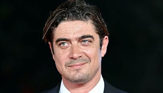 Riccardo Scamarcio protagonista del film I Figli della Scimmia presentato a Venezia 83