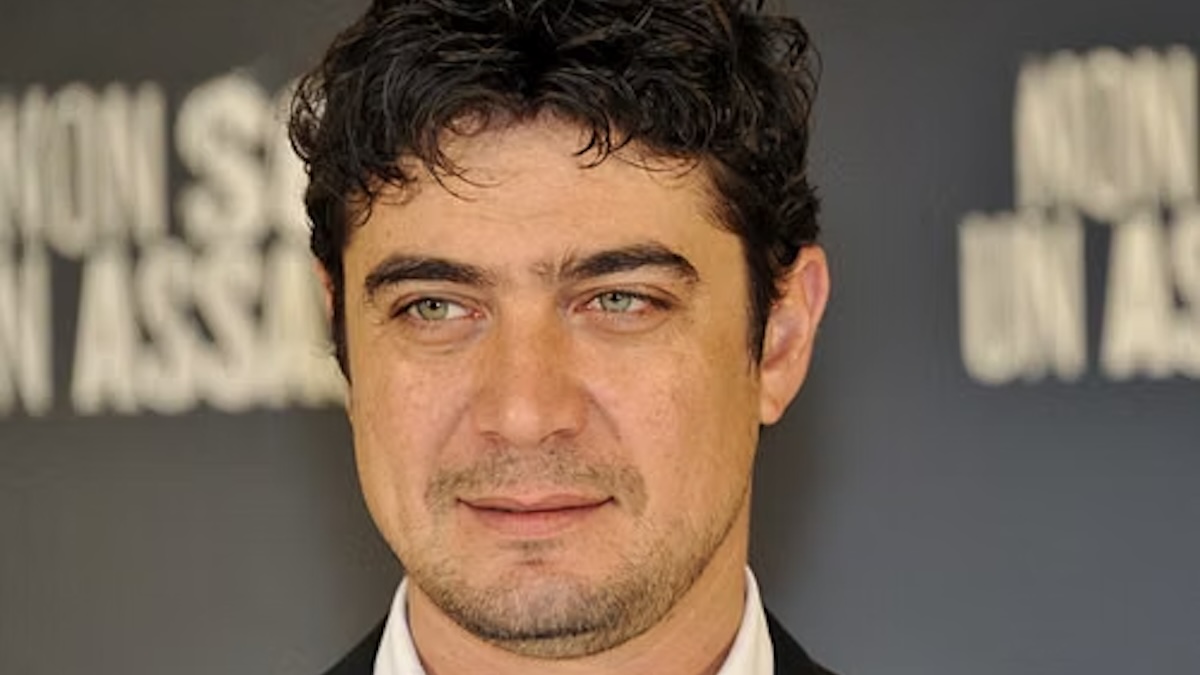 https://wips.plug.it/cips/libero.it/magazine/cms/2026/09/riccardo-scamarcio-incontro-speciale-andrea-aggio-film-i-figli-della-scimmia.jpg