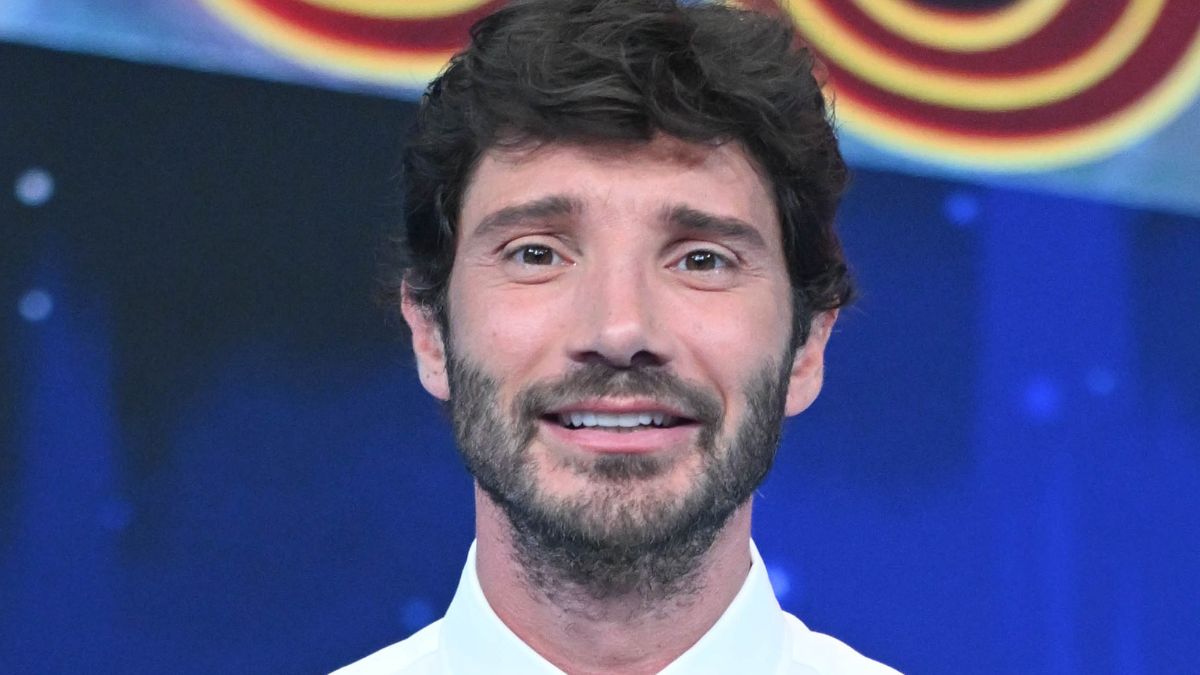 https://wips.plug.it/cips/libero.it/magazine/cms/2026/09/stefano-de-martino-41.jpg