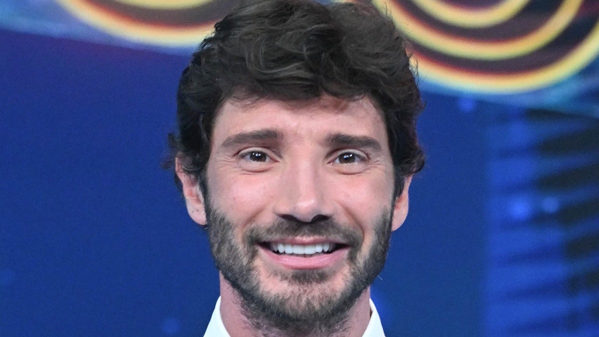 https://wips.plug.it/cips/libero.it/magazine/cms/2026/09/stefano_de_martino.jpeg