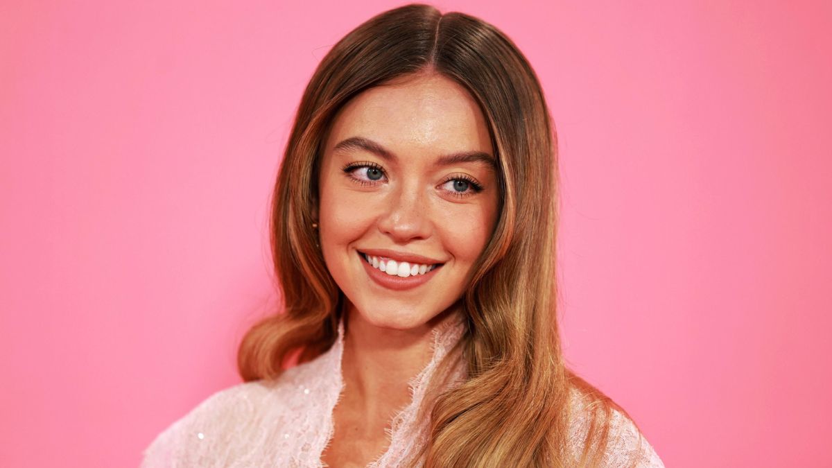 https://wips.plug.it/cips/libero.it/magazine/cms/2026/09/sydney-sweeney-polemiche-pubblicita-novig-atlete-olimpioniche-donne-sport.jpg