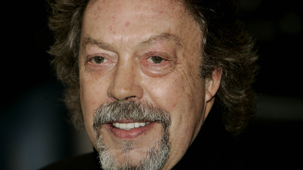https://wips.plug.it/cips/libero.it/magazine/cms/2026/09/tim-curry-cause-morte.jpg