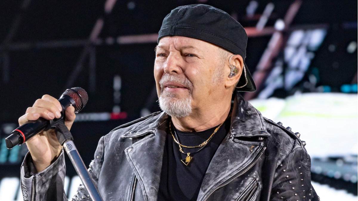 https://wips.plug.it/cips/libero.it/magazine/cms/2026/09/vasco-rossi-dottorato.jpg
