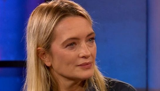 Carolina Crescentini contro la perfezione delle donne in TV, e parla della serie Netflix Maschi Veri
