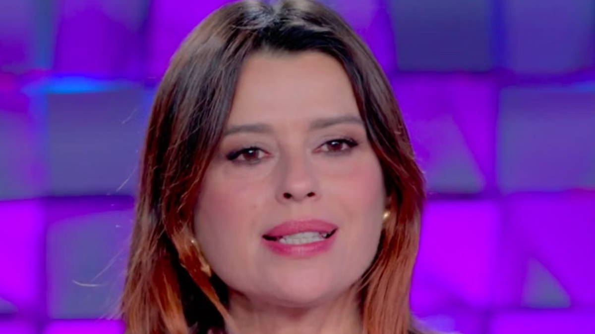 https://wips.plug.it/cips/libero.it/magazine/cms/2026/10/claudia-pandolfi-mediaset-infinity.jpg