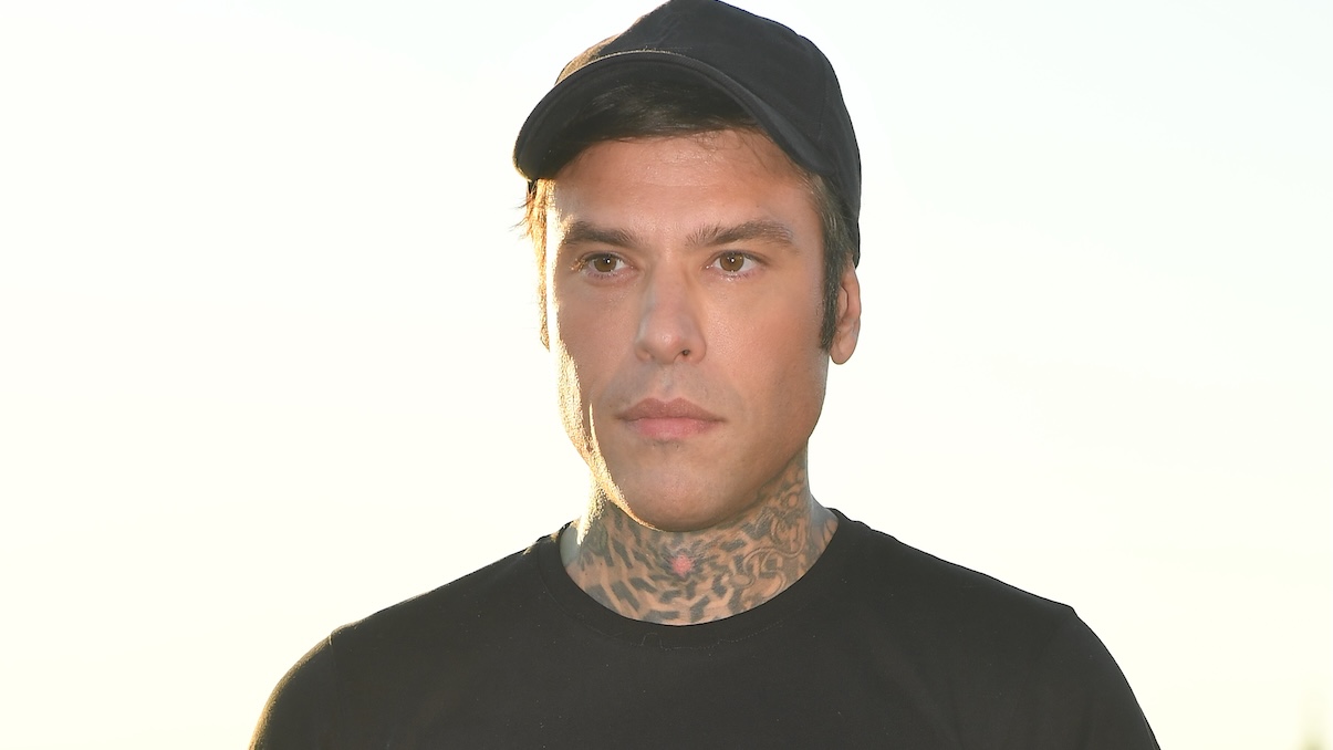 https://wips.plug.it/cips/libero.it/magazine/cms/2026/10/fedez.jpg
