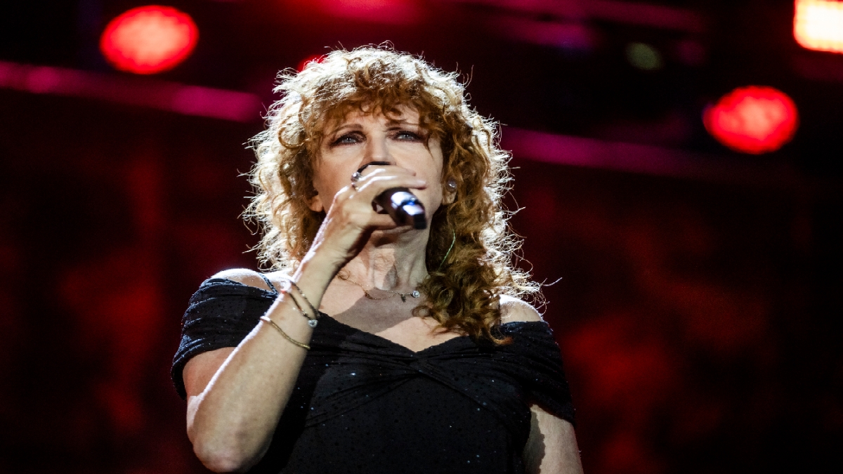 https://wips.plug.it/cips/libero.it/magazine/cms/2026/10/fiorella_mannoia.jpeg
