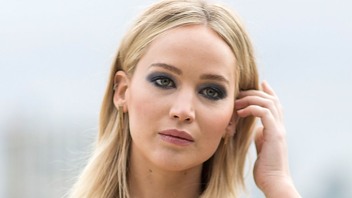 Jennifer Lawrence confronts unauthorized crew over nude scene
