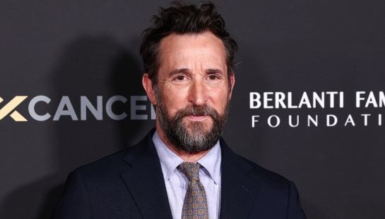 Noah Wyle, da uomo più sexy del mondo alla scelta che gli ha cambiato la vita (e no, non è come sembra)