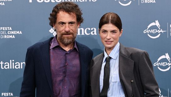 Noi un po’ meglio, Elio Germano e Maria Chiara Giannetta raccontano l’amore senza compromessi