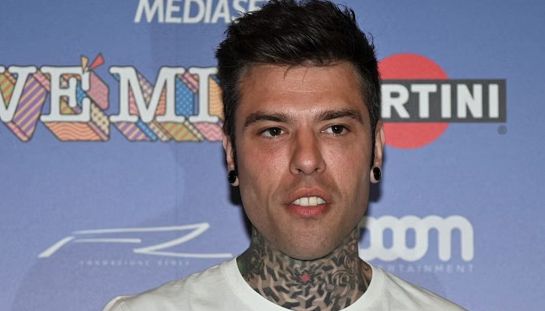 Roast In Peace 2, l'indiscrezione sulla presunta cifra guadagnata da Fedez nel comedy show Prime Video