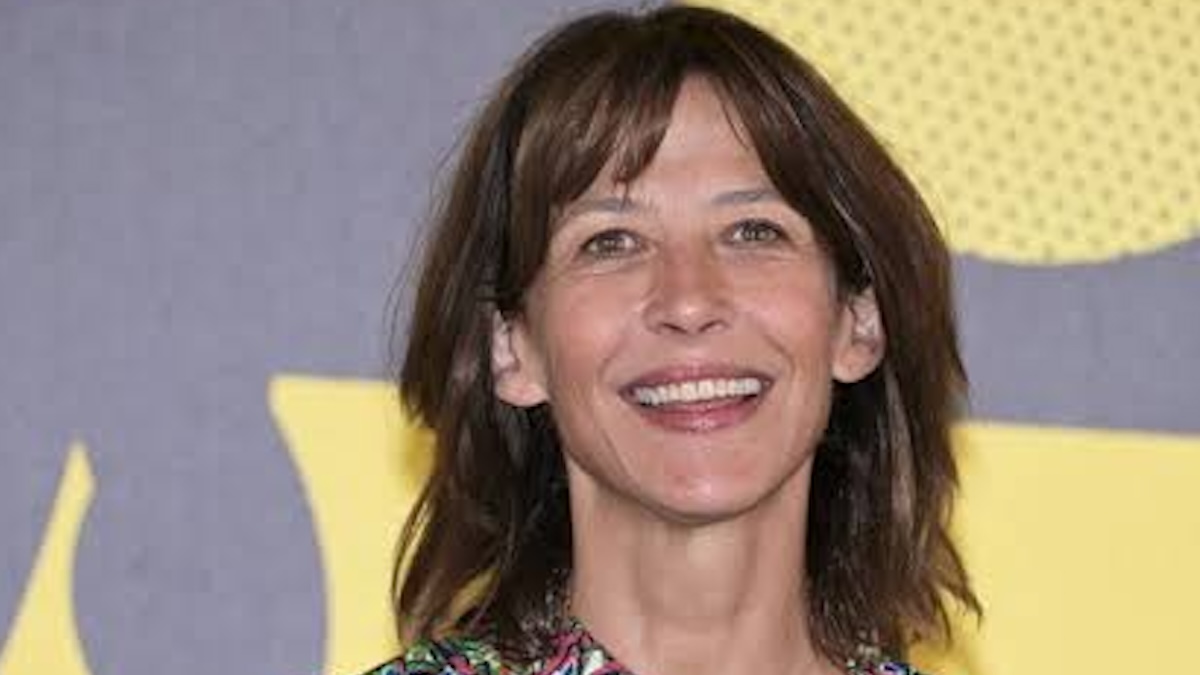 https://wips.plug.it/cips/libero.it/magazine/cms/2026/10/sophie-marceau-il-tempo-di-anne-nuovo-film-ragazzi-di-oggi-gen-z.jpeg