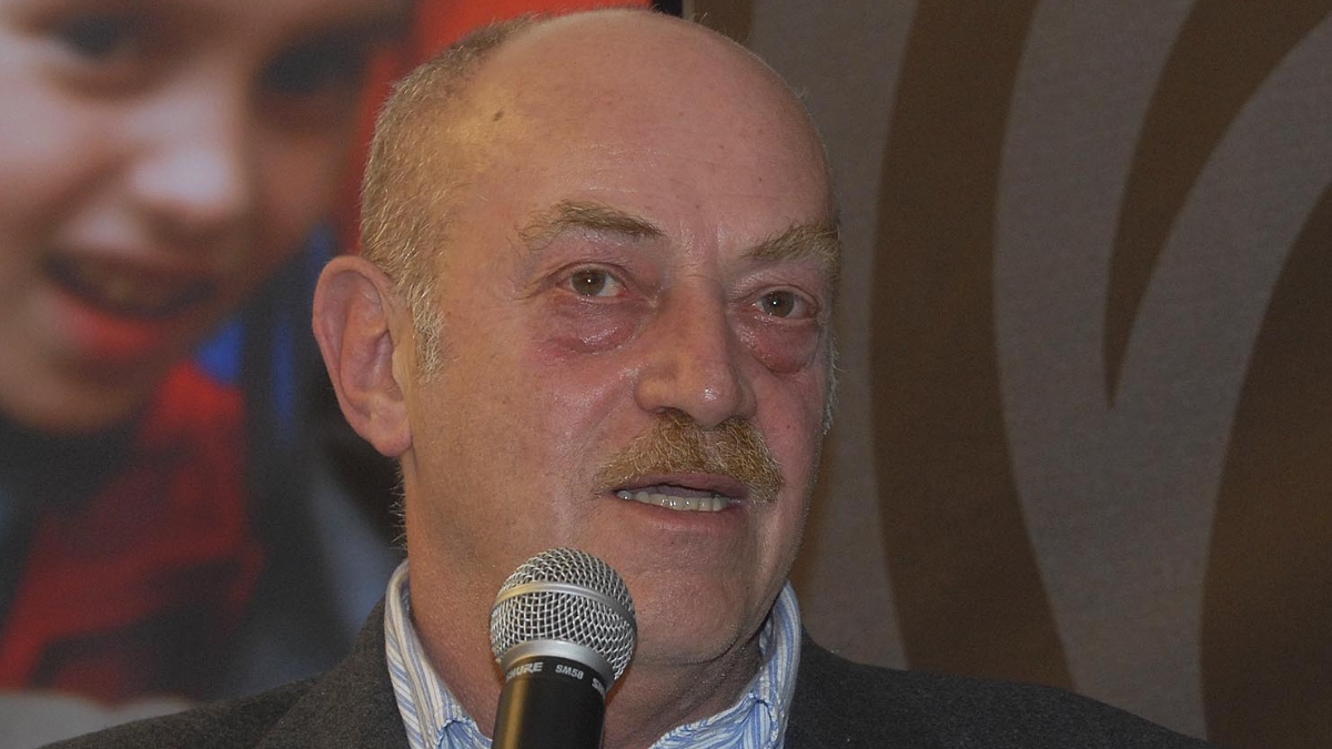 https://wips.plug.it/cips/libero.it/magazine/cms/2026/10/toni_capuozzo_annuncio_tumore.jpg