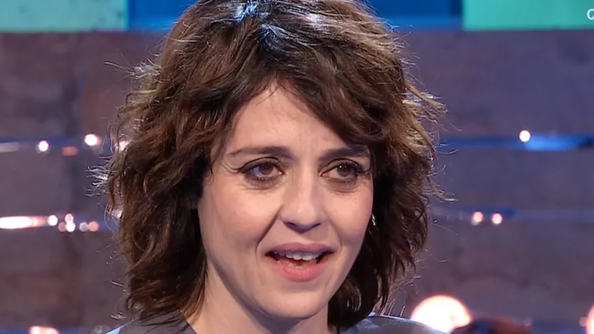 https://wips.plug.it/cips/libero.it/magazine/cms/2026/10/vanessa-scalera-il-fuoco-che-ti-porti-dentro-trailer-film.jpeg