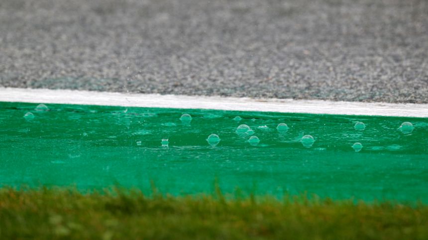 Moto: pole bagnata, pole che va conquistata