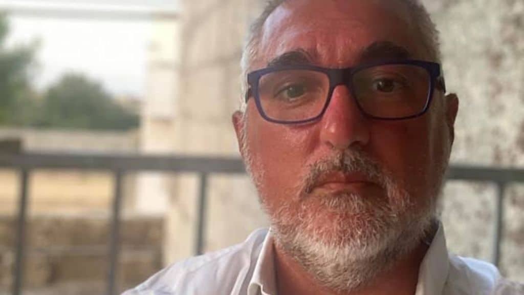 Giuseppe De Donno: centinaia di persone si sono riunite ...