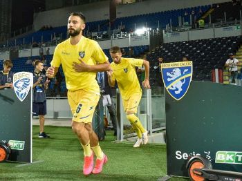 Diretta Cosenza Frosinone Risultato 1 1 Streaming Video Tv Pareggia Novakovich Newsonline