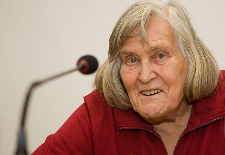 MARGHERITA HACK, CHI È?/ Gli Ufo per la Signora delle ...
