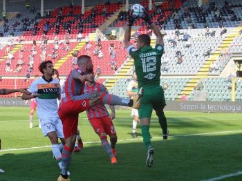 Diretta/ Cremonese Pescara (Serie B) streaming video DAZN ...