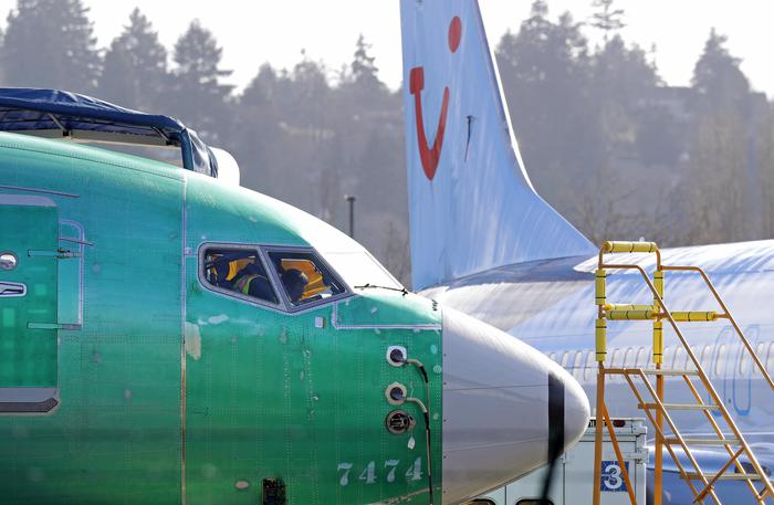 Florida, atterraggio di emergenza per Boeing 737 Max