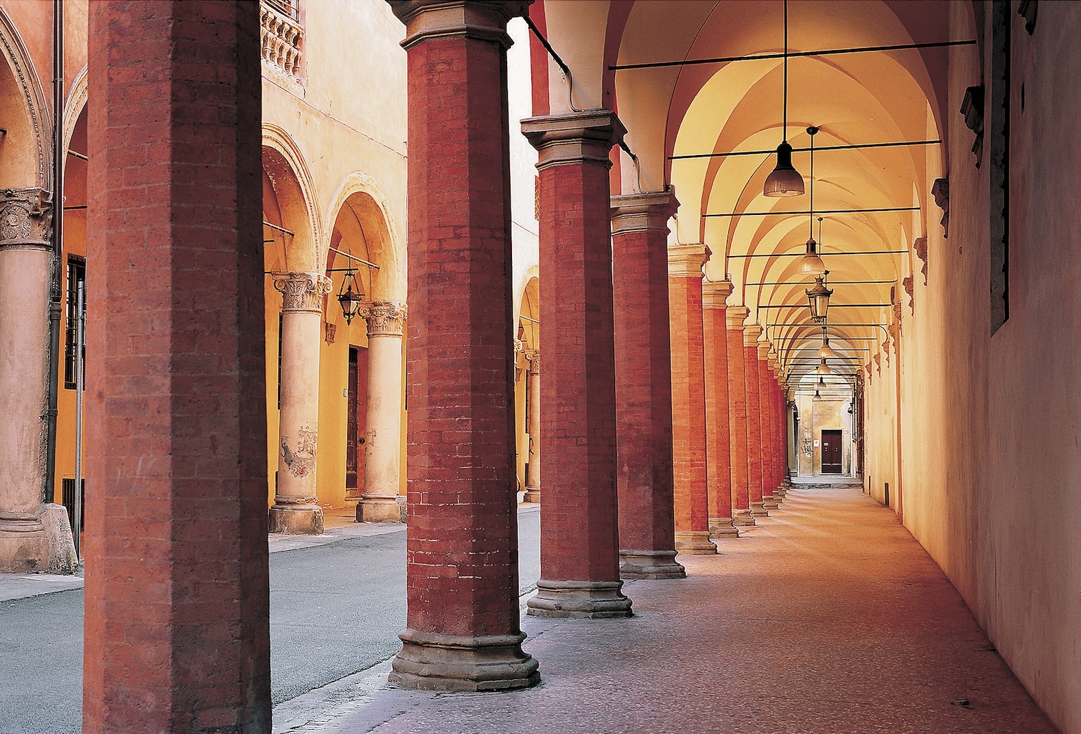 Bologna candida portici a bene Unesco