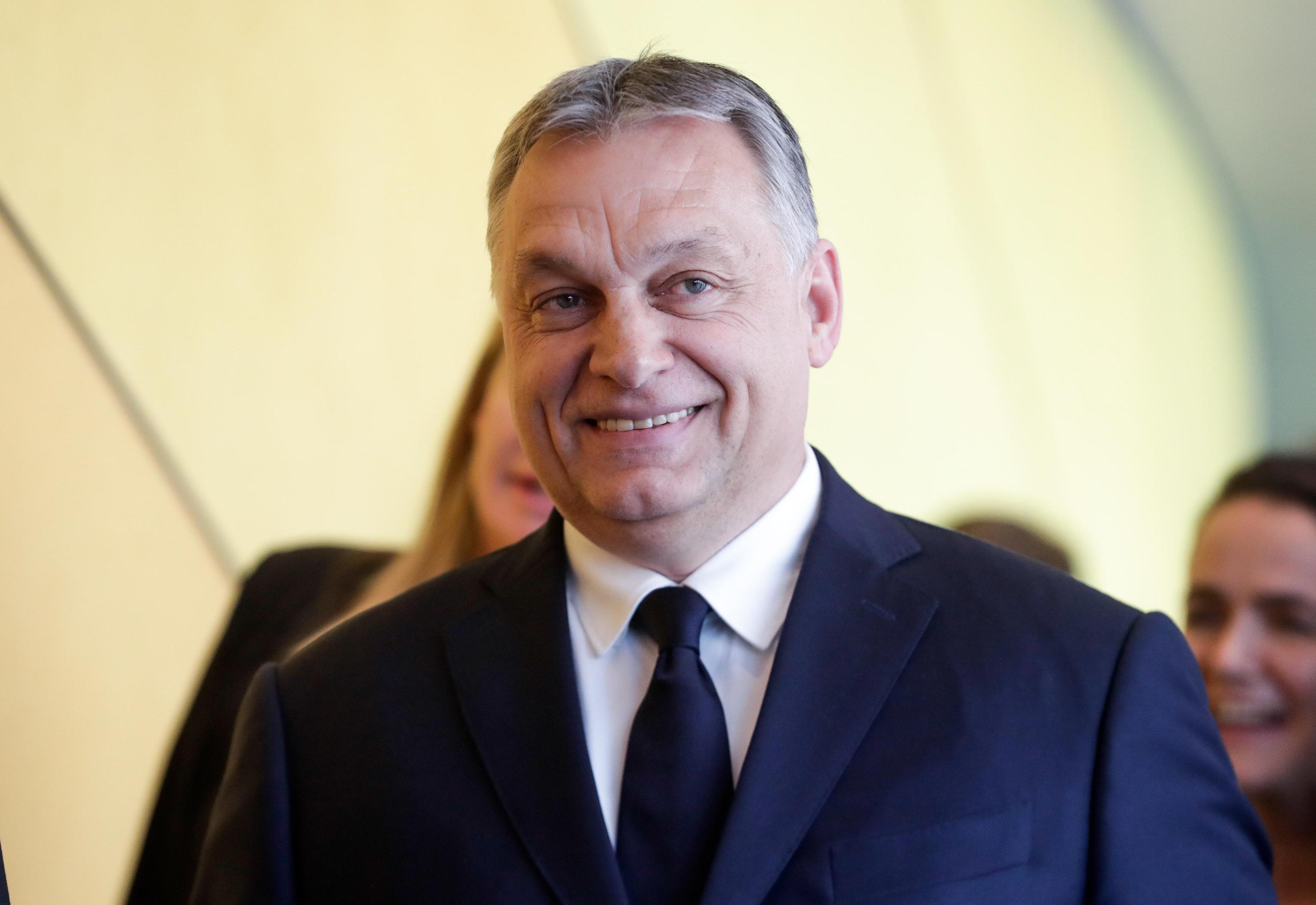 Ppe sospende Orban