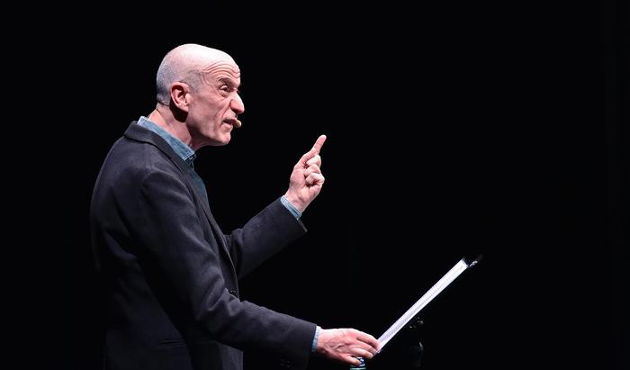Intesa Sanpaolo, Peppe Servillo legge Italo Calvino