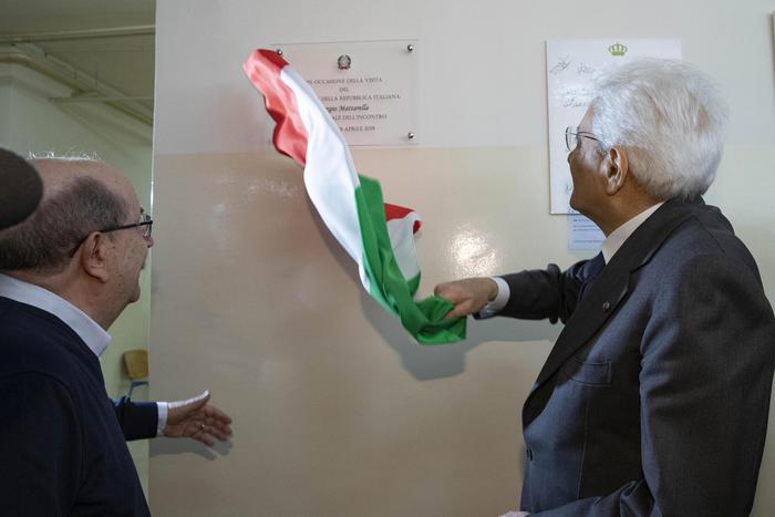 Mattarella a campo profughi Siria, straordinario