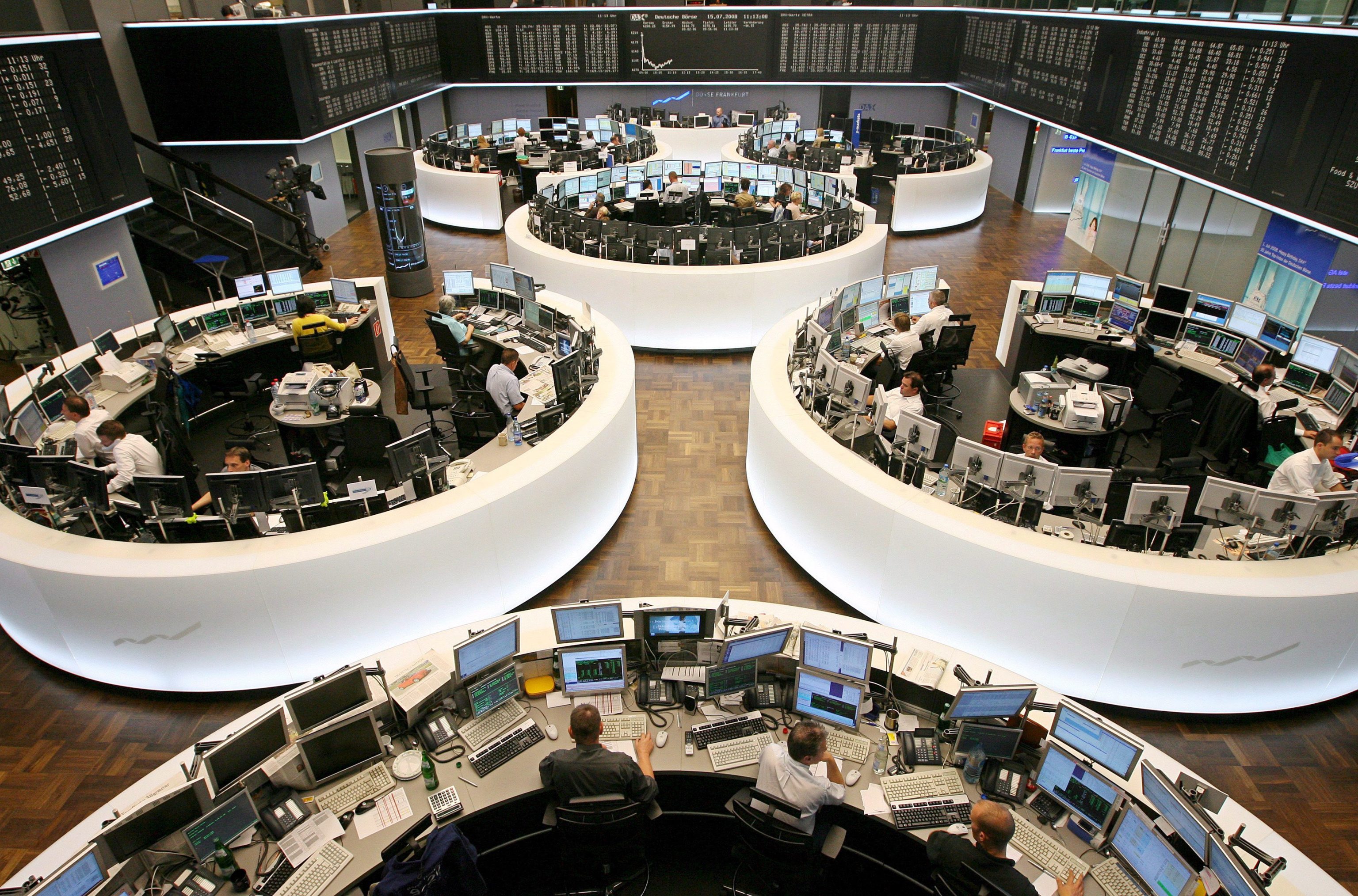Borsa: Europa chiude contrastata