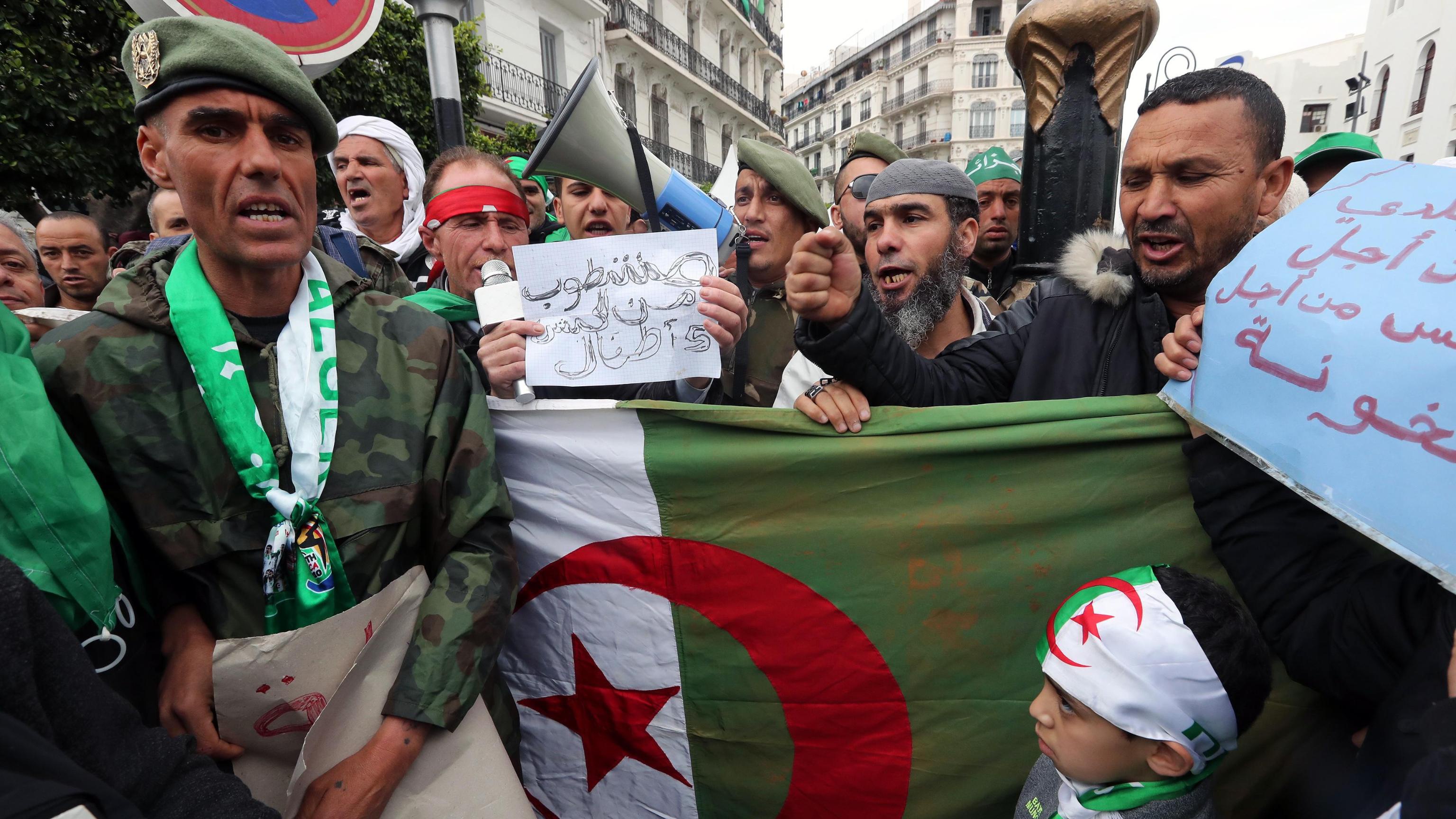 Grande protesta di piazza ad Algeri