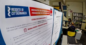 Reddito di Cittadinanza, 1 richiesta su 3 da Campania e Sicilia