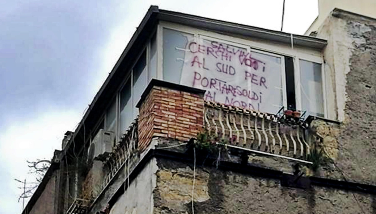 striscioni-anti-salvini-2