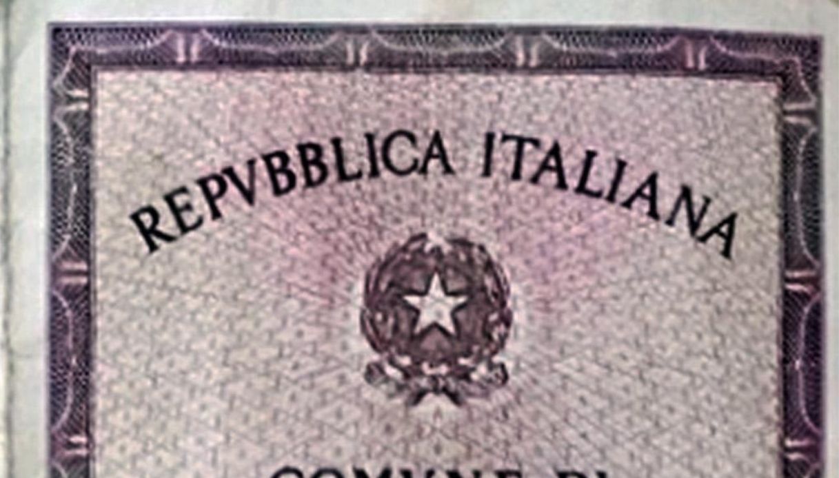 LʼUe dice addio alle vecchie carte dʼidentità: cosa cambia 