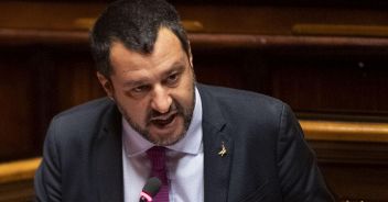 Salvini attacca su Savoini e minaccia di far saltare il governo