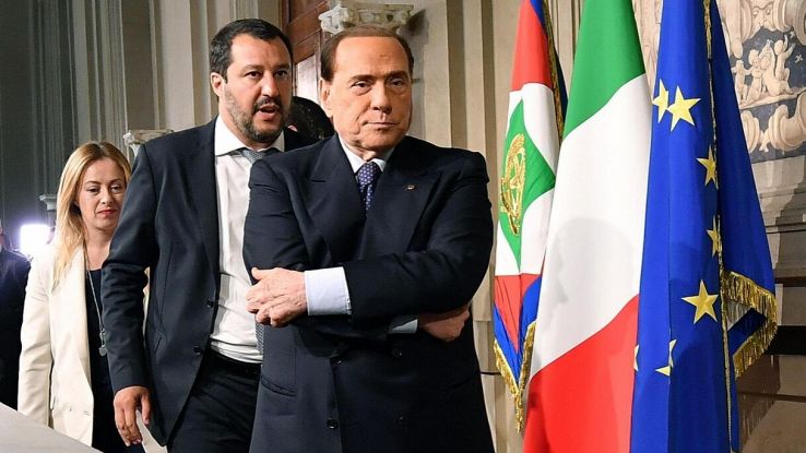 Berlusconi e la frase su Lega e fascisti: replica Salvini-Meloni