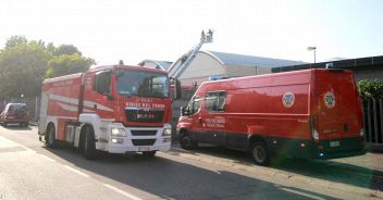 Incendio in fabbrica di cannabis light, le immagini