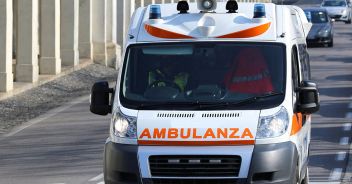 Incidente in Friuli, sedicenne prende auto della madre e muore