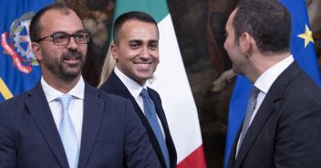 Manovra, Fioramonti tentato dalle dimissioni. Salvini attacca