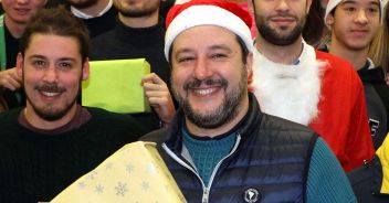 Natale 2019, gli auguri dei politici: da Salvini a Renzi